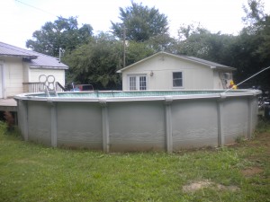 The pool (House on left, pool house is the building on the right)